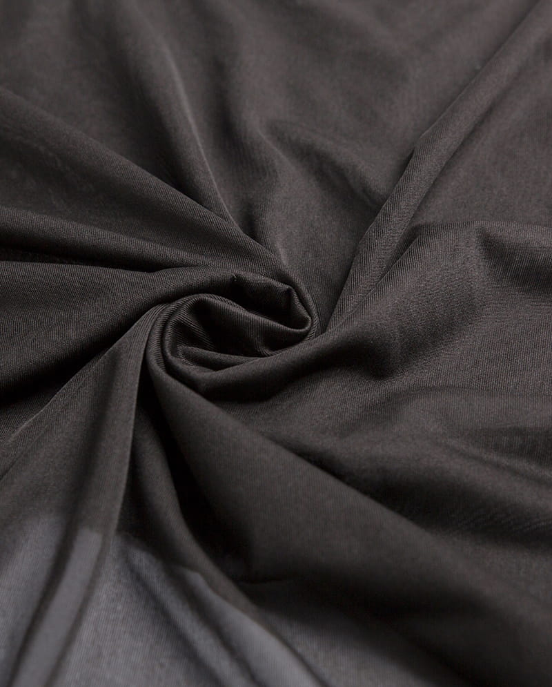 Fukttransporterende nylonvevd stoff