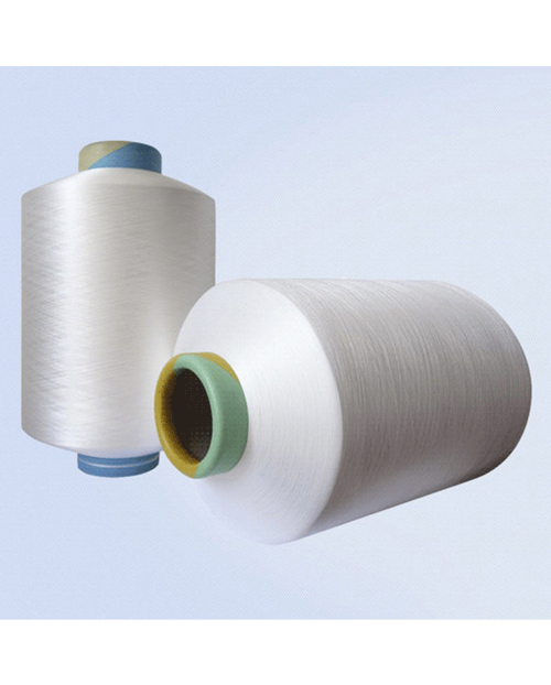 Hvordan er kvaliteten på resirkulert garn sammenlignet med jomfruelig garn når det gjelder styrke, holdbarhet og tekstur?